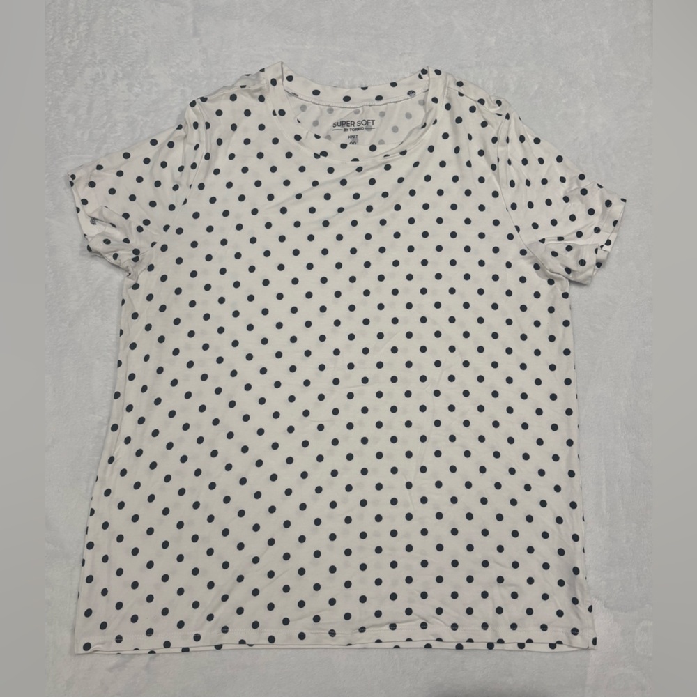 Torrid White Polka Dot T-Shirt